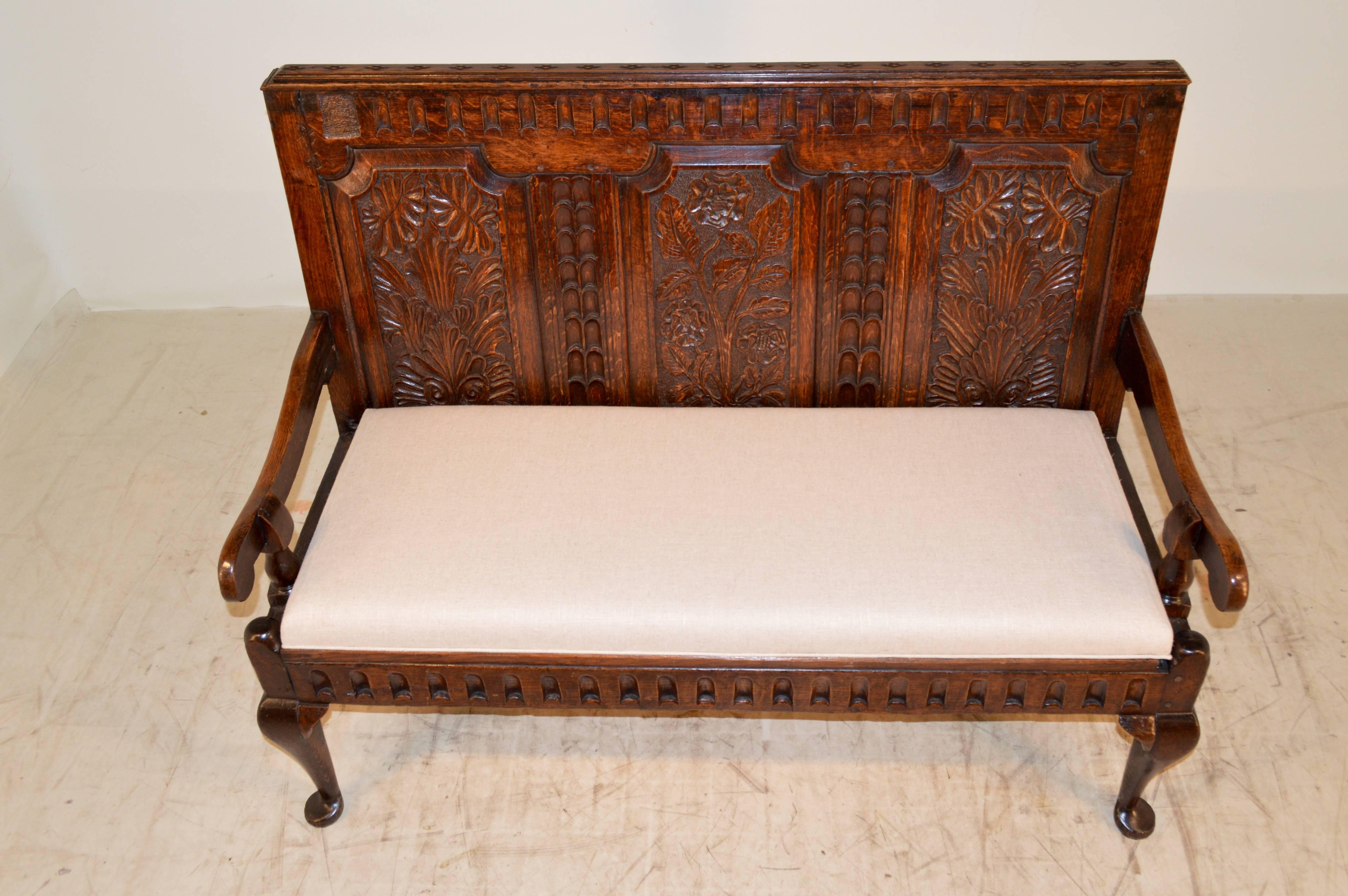 Carved Early 18th Century English Oak Settle