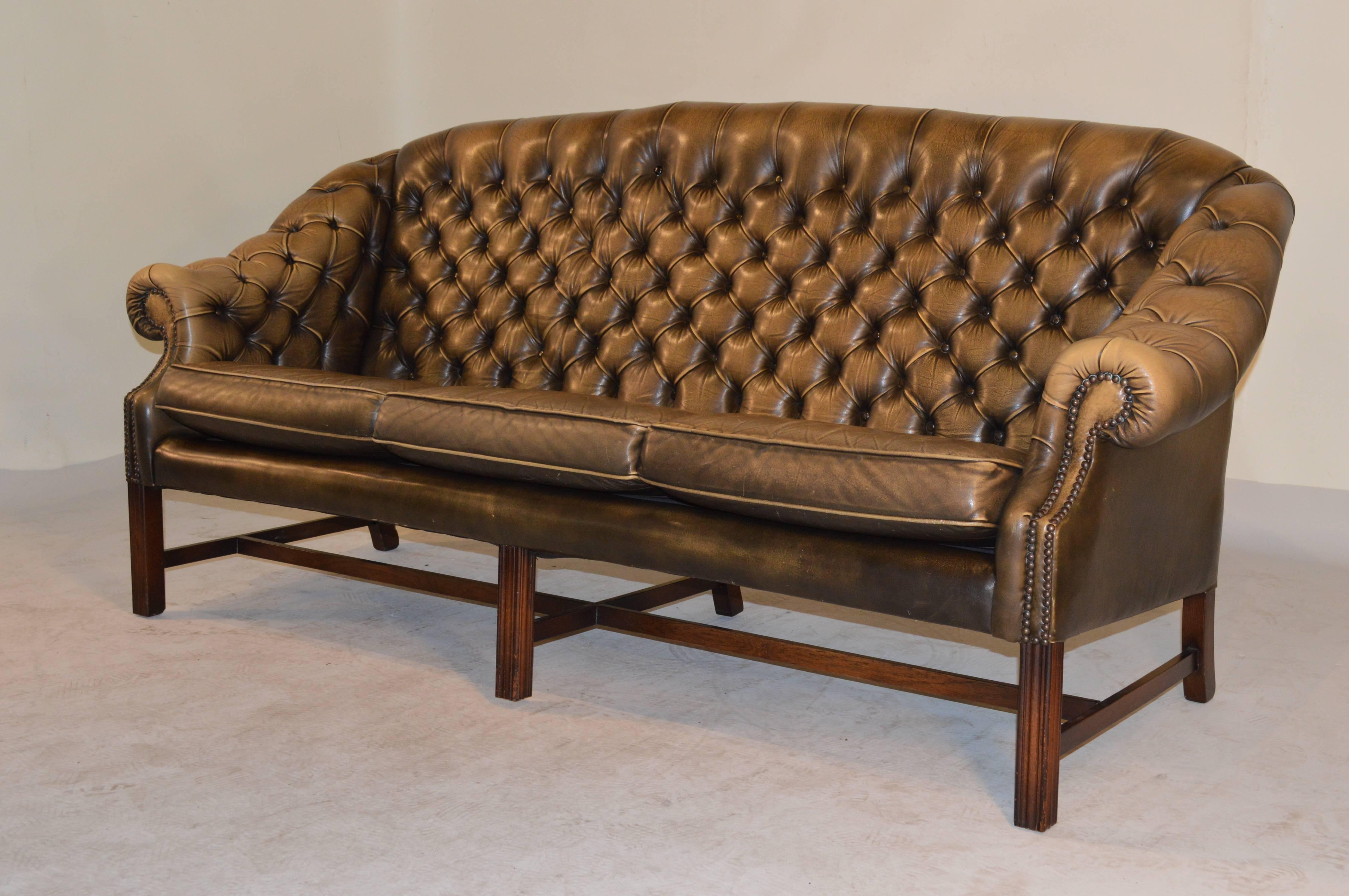 English Leather Chesterfield Sofa, circa 1950 In Excellent Condition In High Point, NC