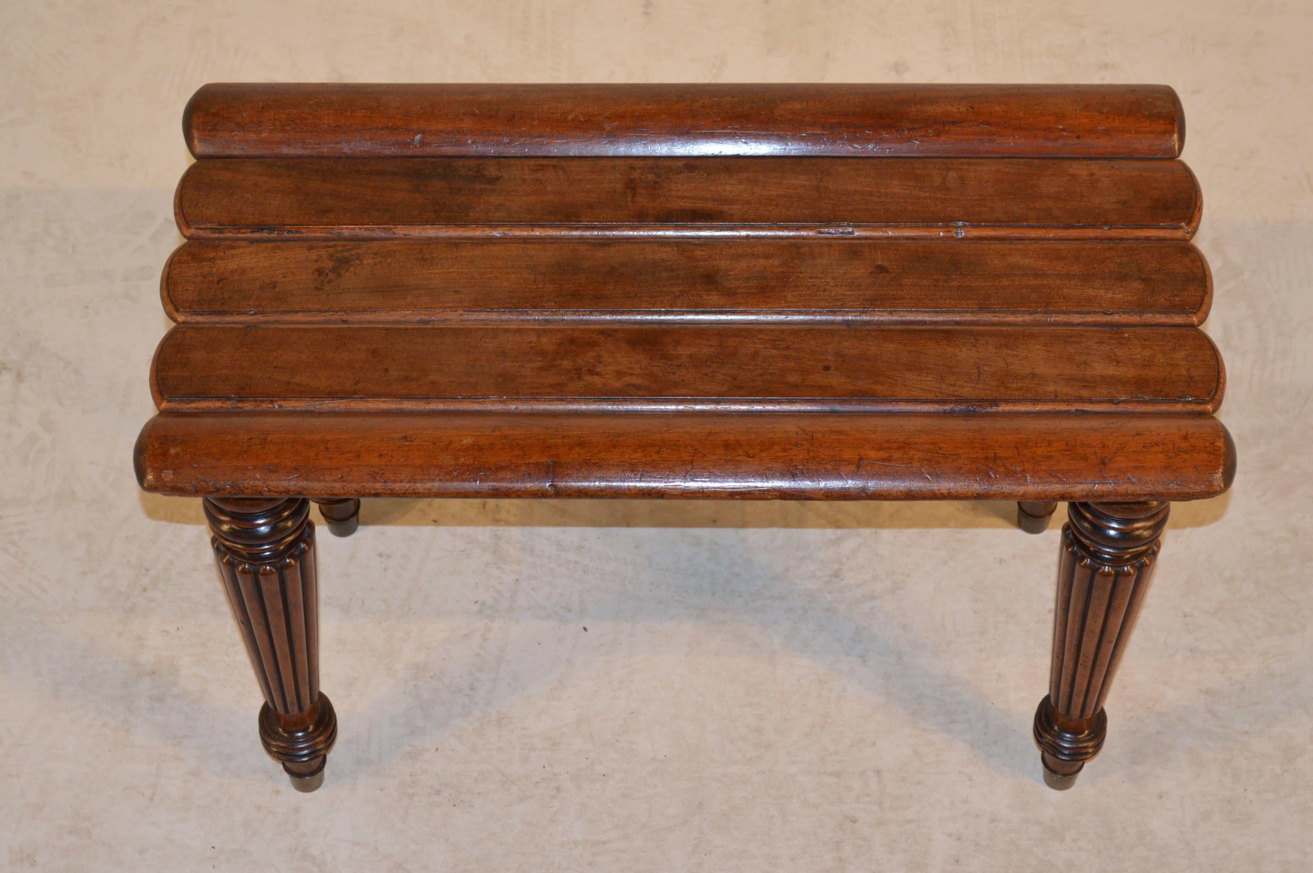 19th Century English Mahogany Luggage Stand In Excellent Condition In High Point, NC