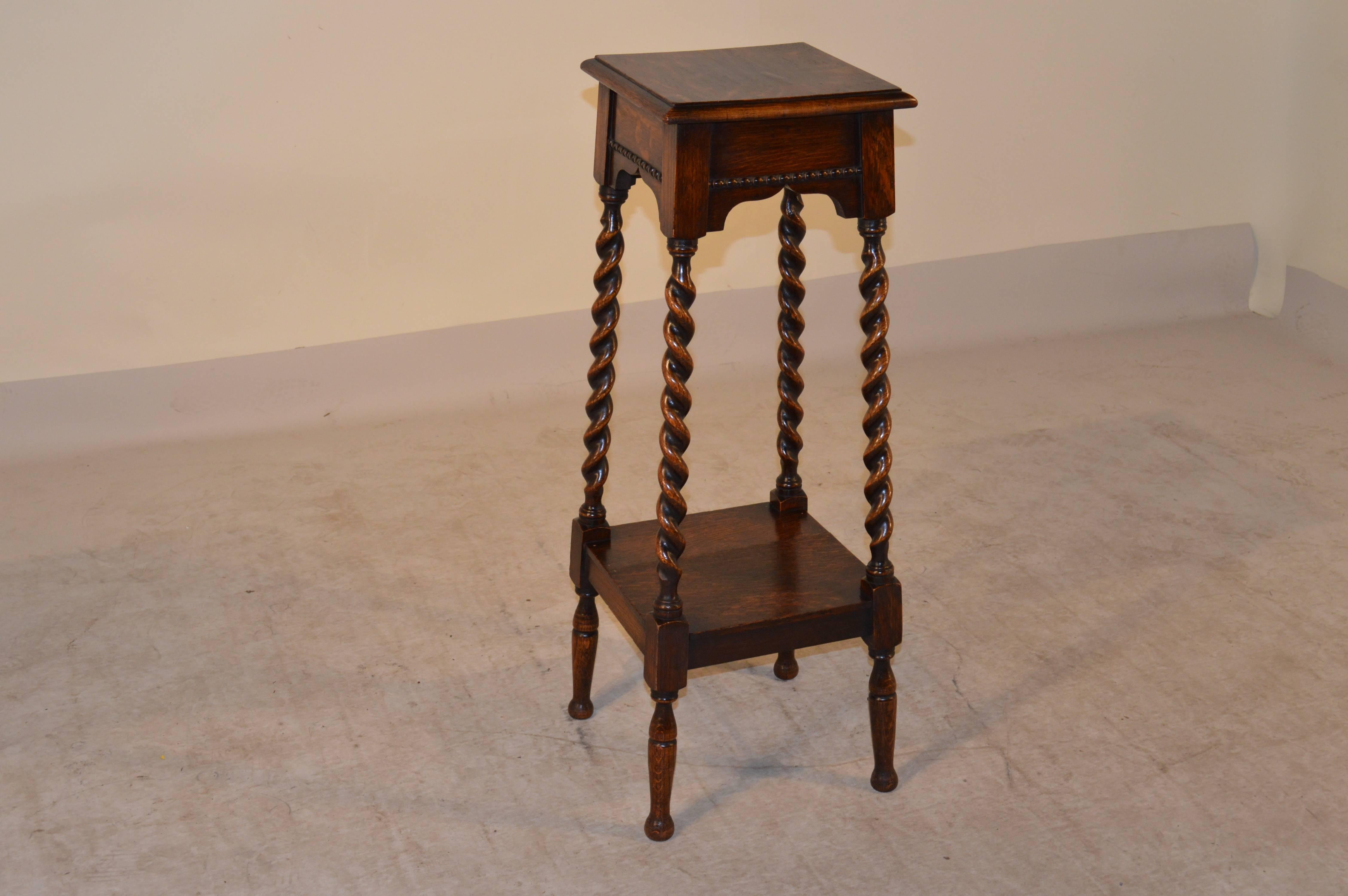 Turned Late 19th Century English Oak Fern Stand