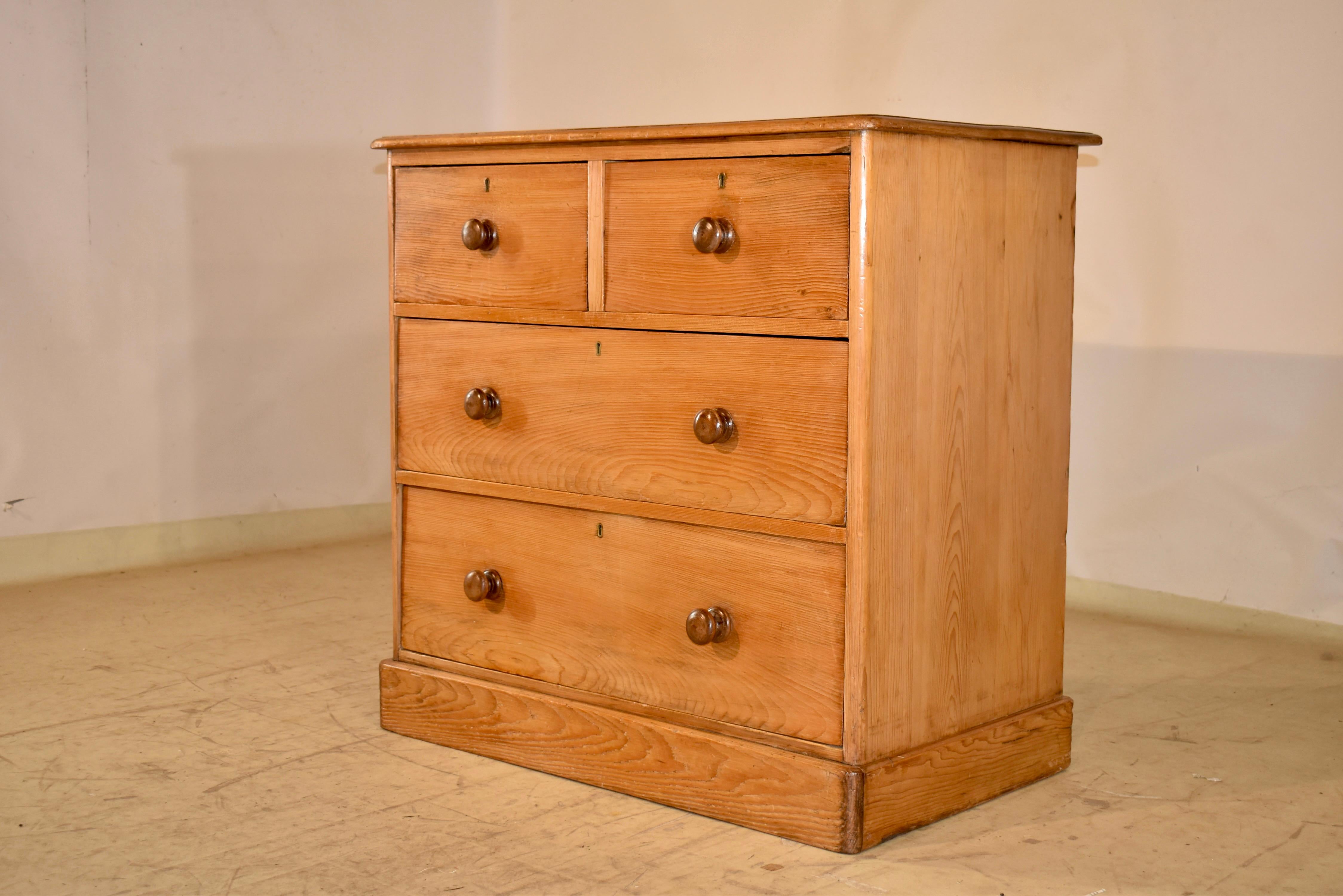 18th Century English Pine Chest of Drawers For Sale 1