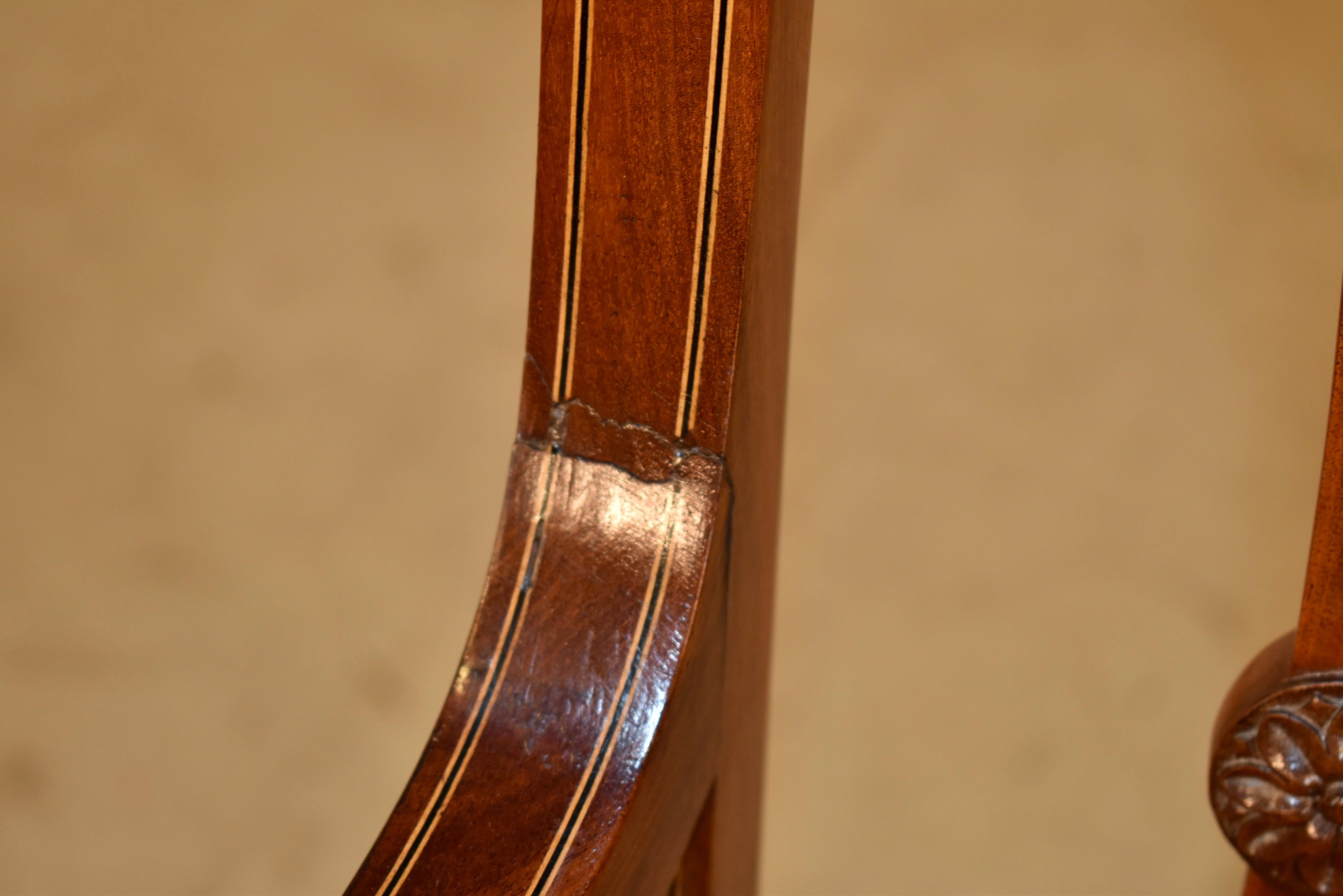 Acajou Chaise à accoudoirs en acajou de style Régence française, Circa 1940's en vente