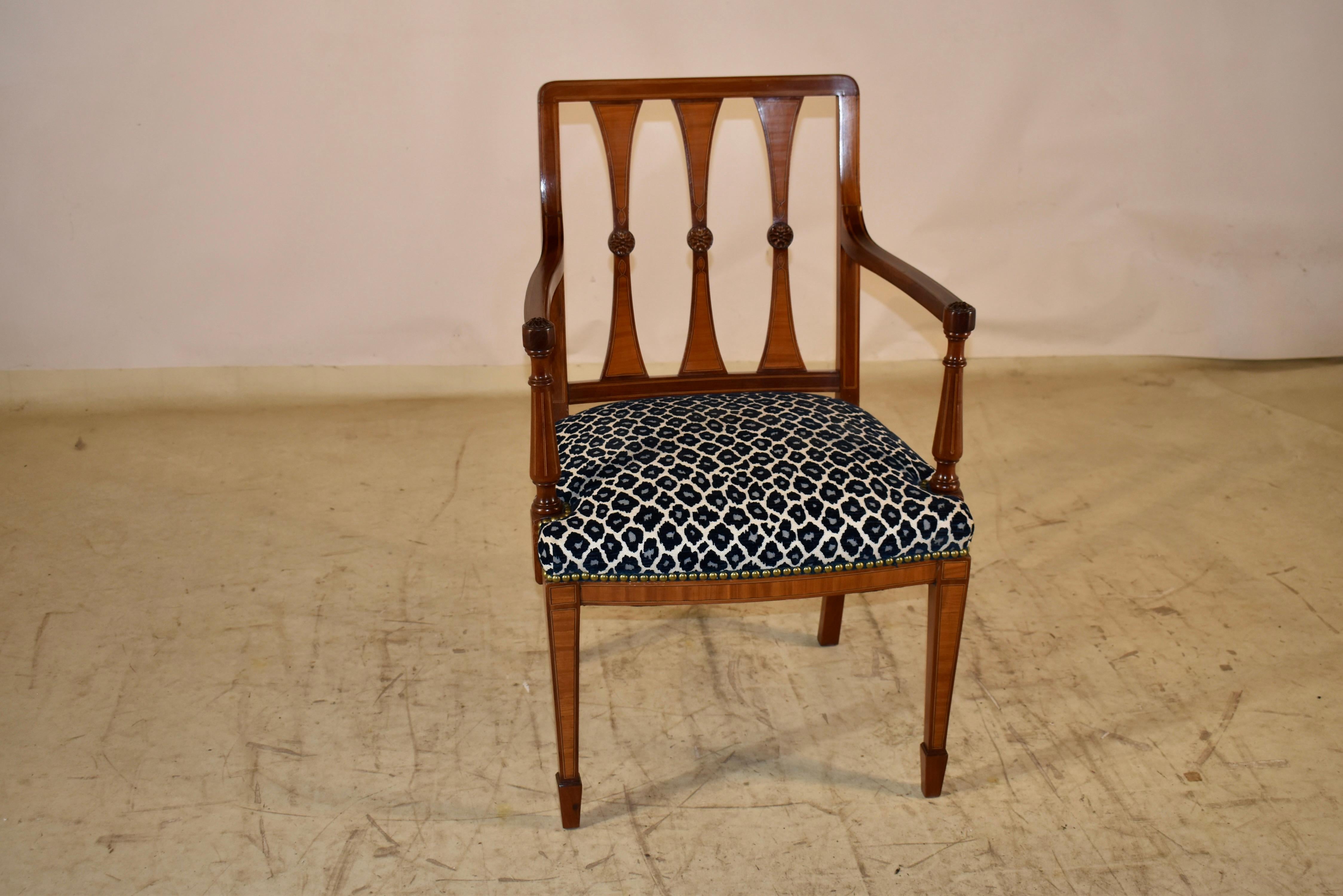 Chaise à accoudoirs en acajou de style Régence française, Circa 1940's en vente 3