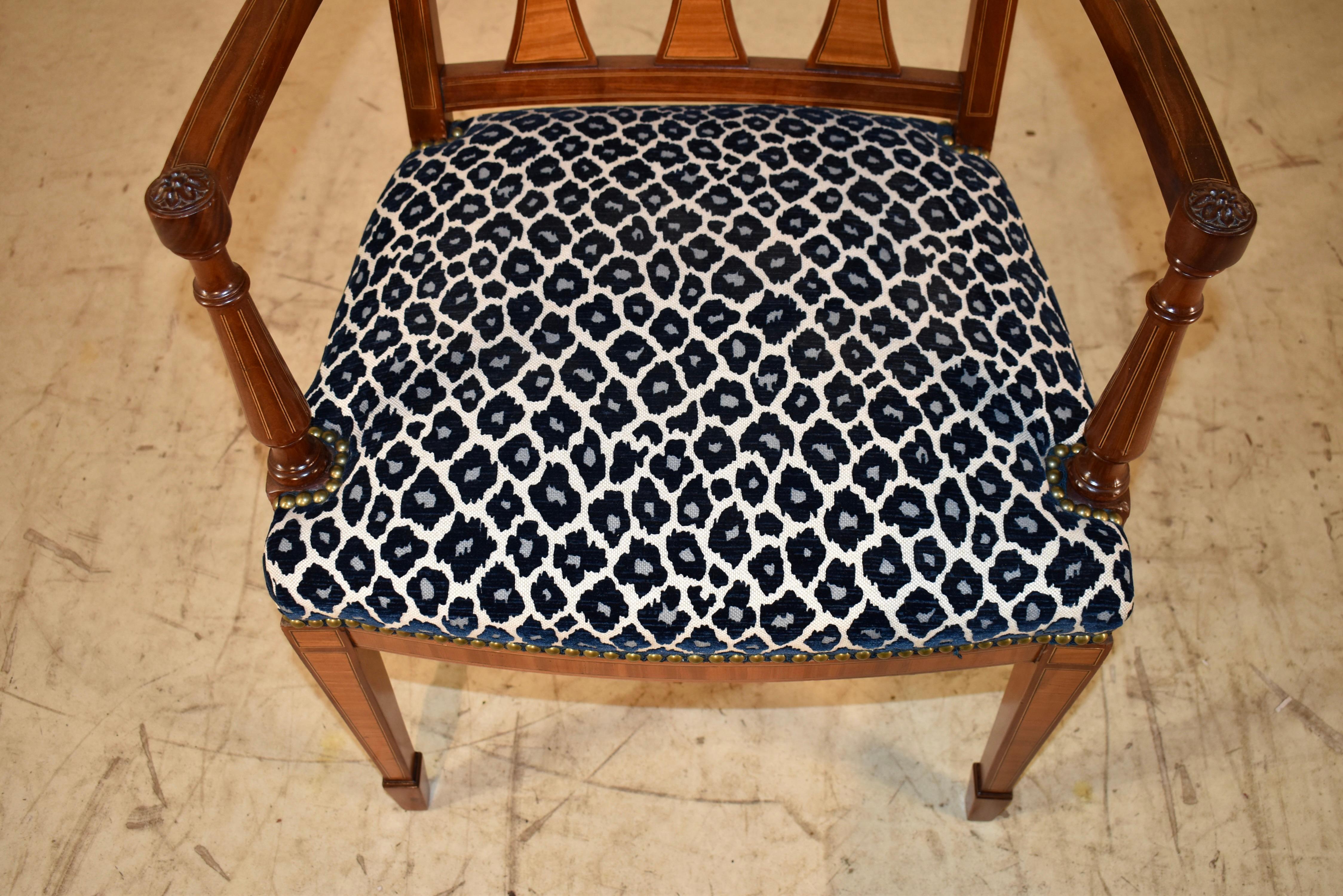 Chaise à accoudoirs en acajou de style Régence française, Circa 1940's en vente 2