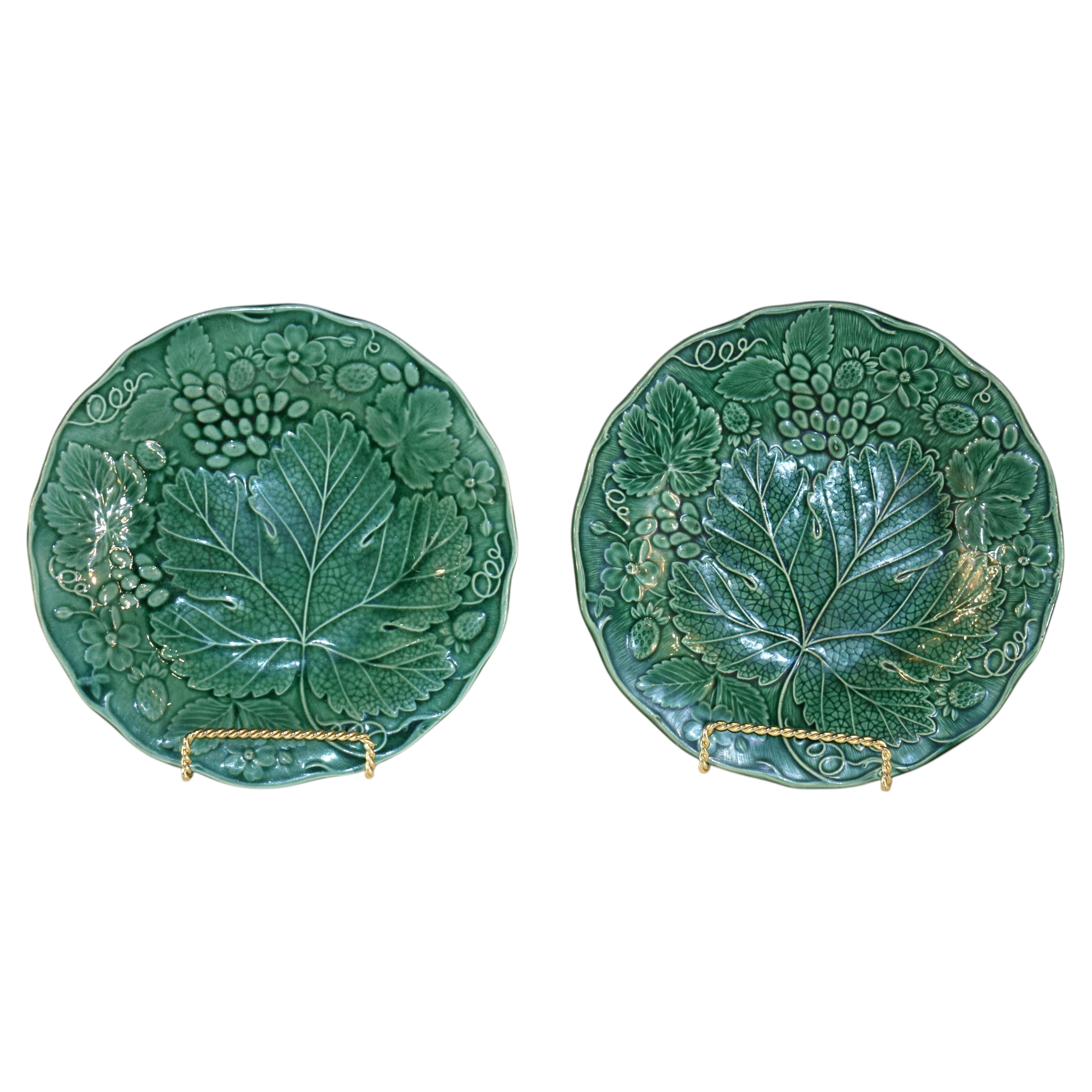 Pair of 19th Century Majolica Leaf Plates from England For Sale
