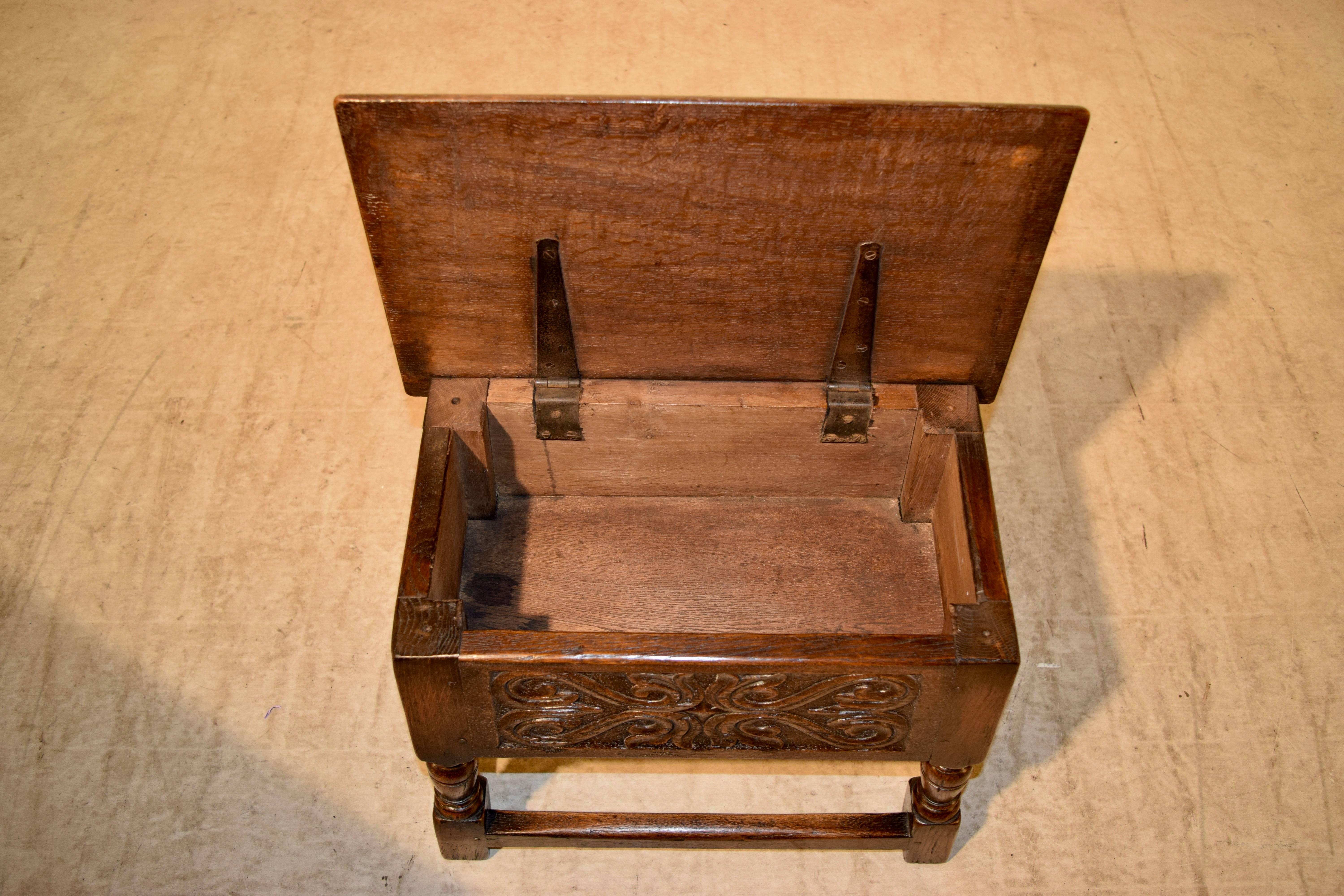 19th Century English Lift-Top Stool In Excellent Condition In High Point, NC