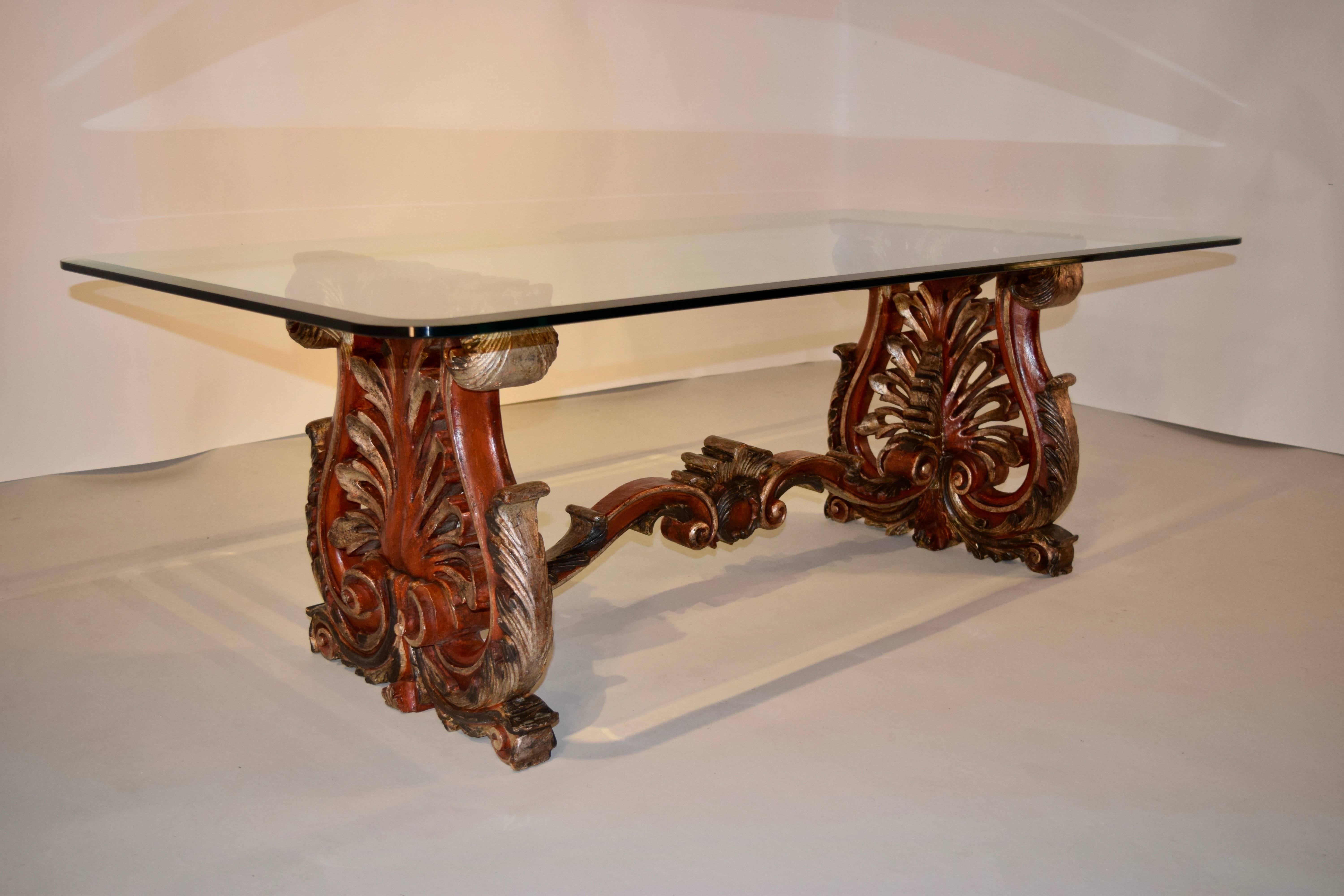 Table basse italienne peinte du XIXe siècle en vente 1