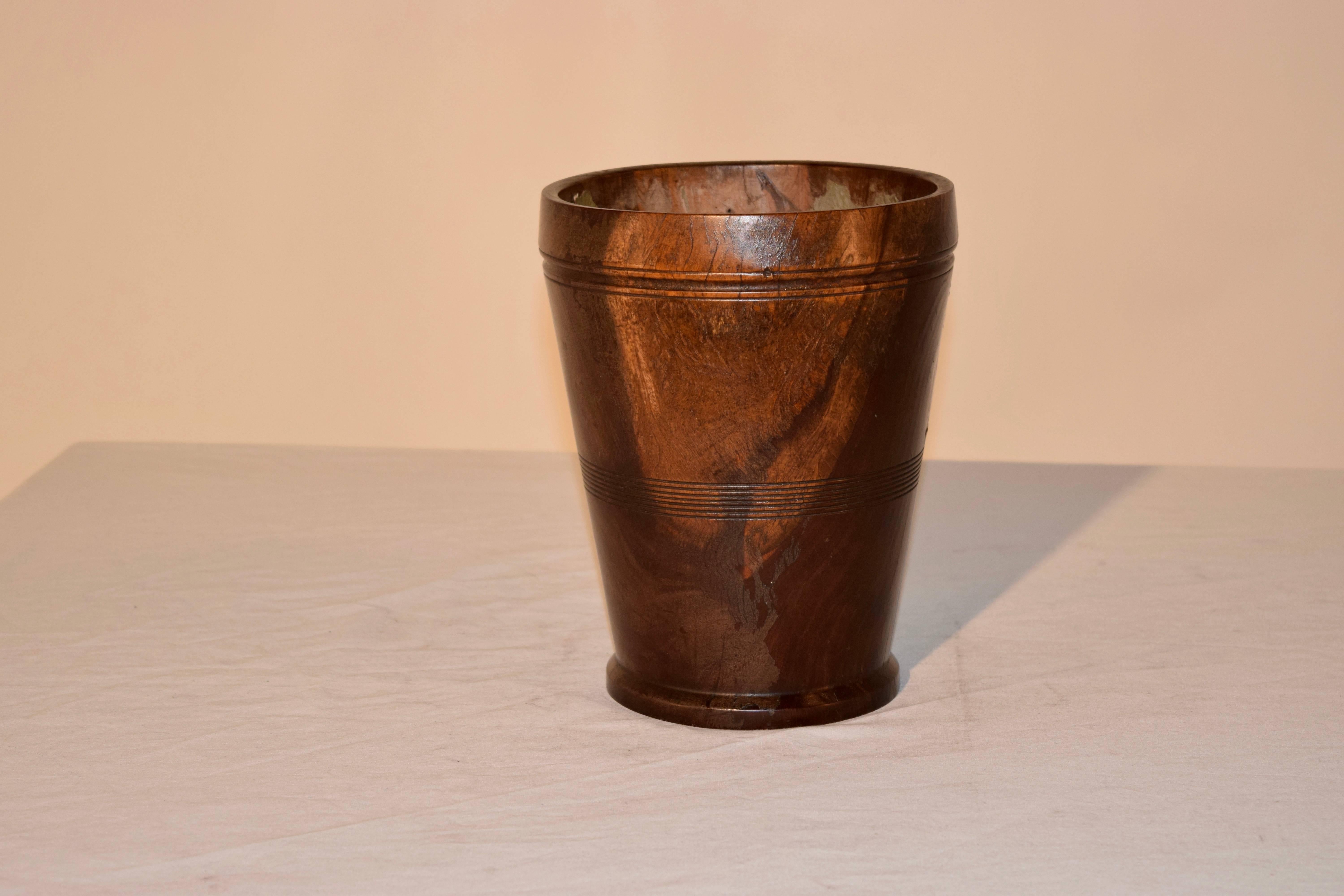 19. Jahrhundert, Treen-Vase (Viktorianisch) im Angebot