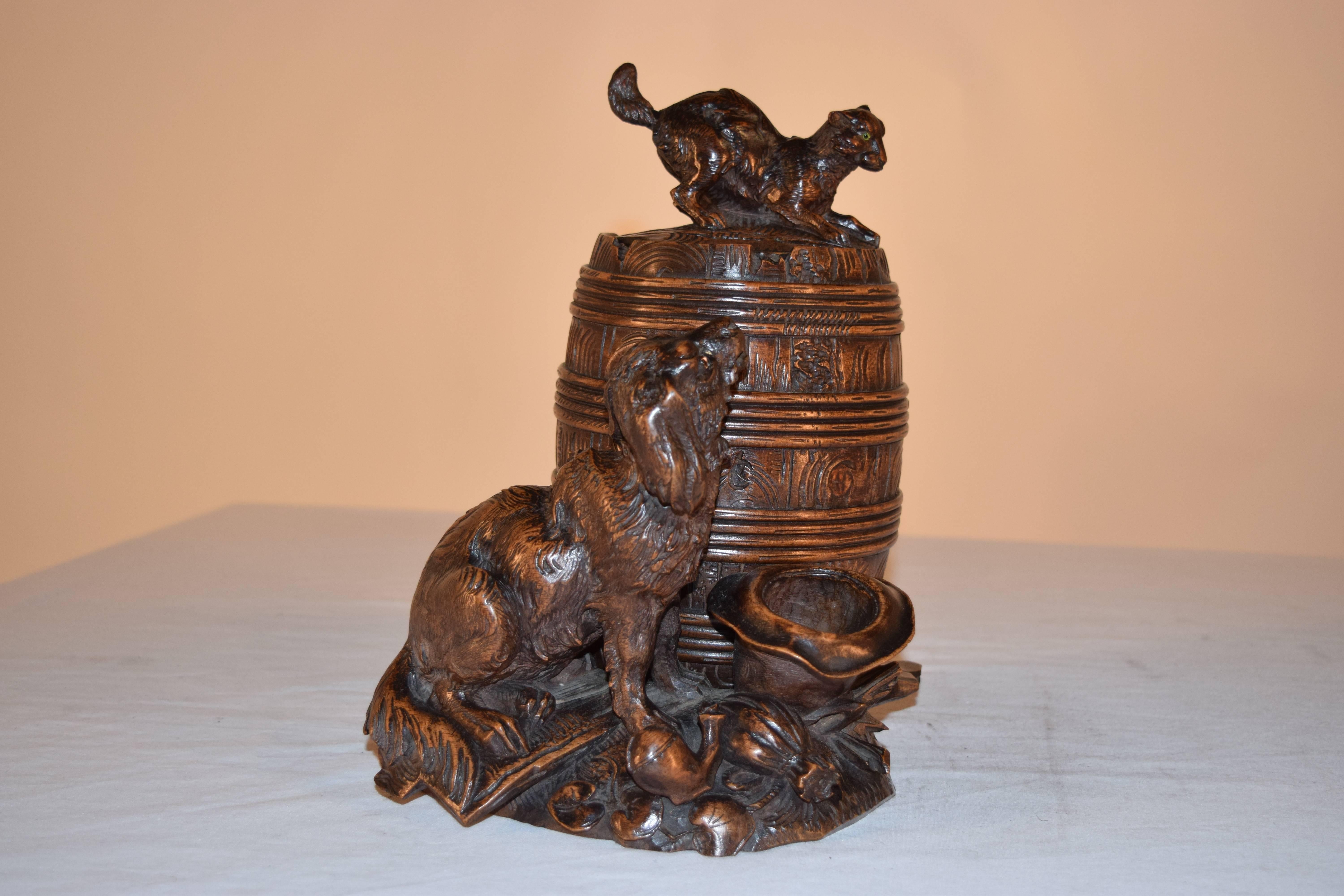 19th Century Black Forest Carved Humidor For Sale 2