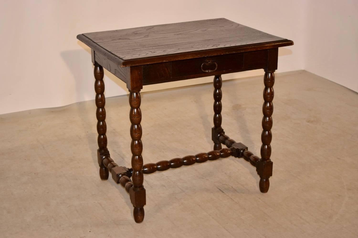 18th Century English Elm Side Table In Excellent Condition In High Point, NC