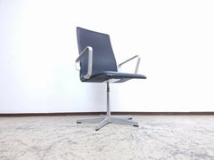 Fritz Hansen Oxford Classic Black Leather Swivel Chair by Arne Jacobsen