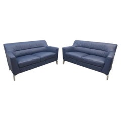 Ein Paar de Sede DS-360 Zweisitzer-Sofas aus blauem Leder