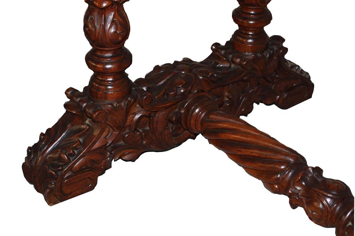 20th Century Neo Renaissance Italian Hand-Carved Table and Matching Sidetables 5