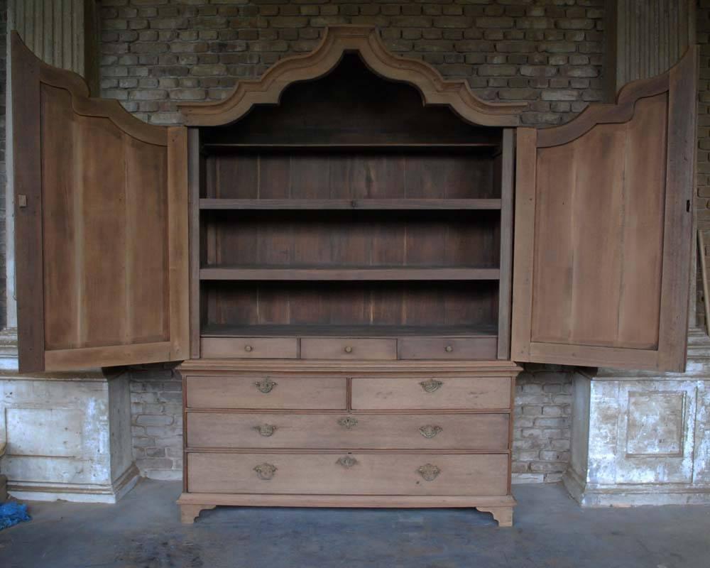 Early 19th Century Dutch Cabinet In Good Condition In Casteren, NL