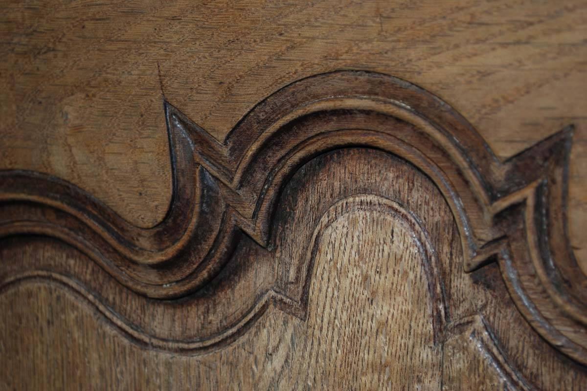 Early 19th Century Oak Louis Quinze Sideboard For Sale 2