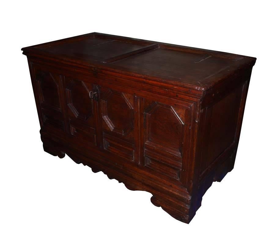 18th Century German Oakwood Chest In Good Condition For Sale In Casteren, NL