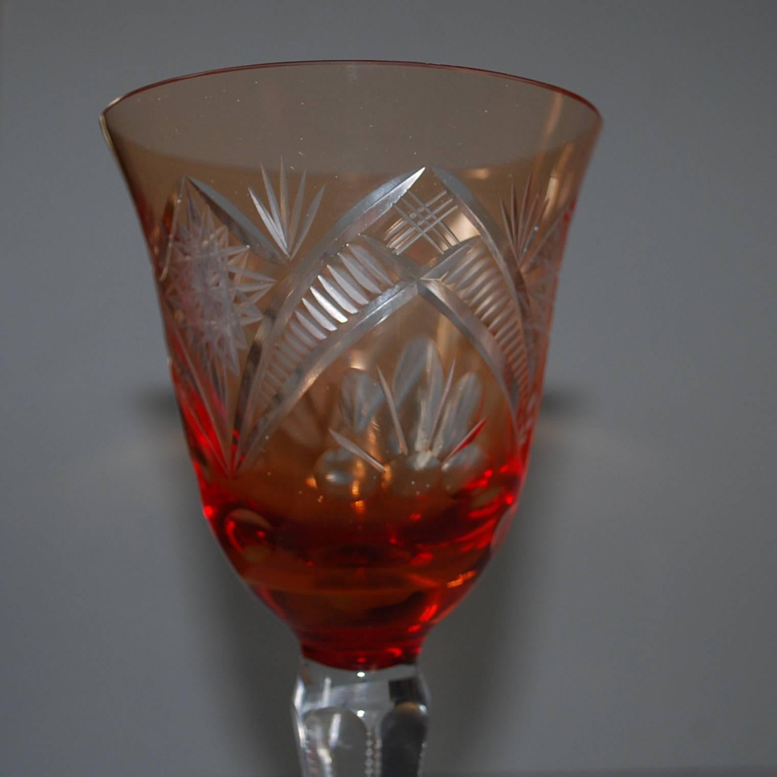 Lot of Five Coloured and Polished Crystal Wine Glasses In Excellent Condition In Casteren, NL