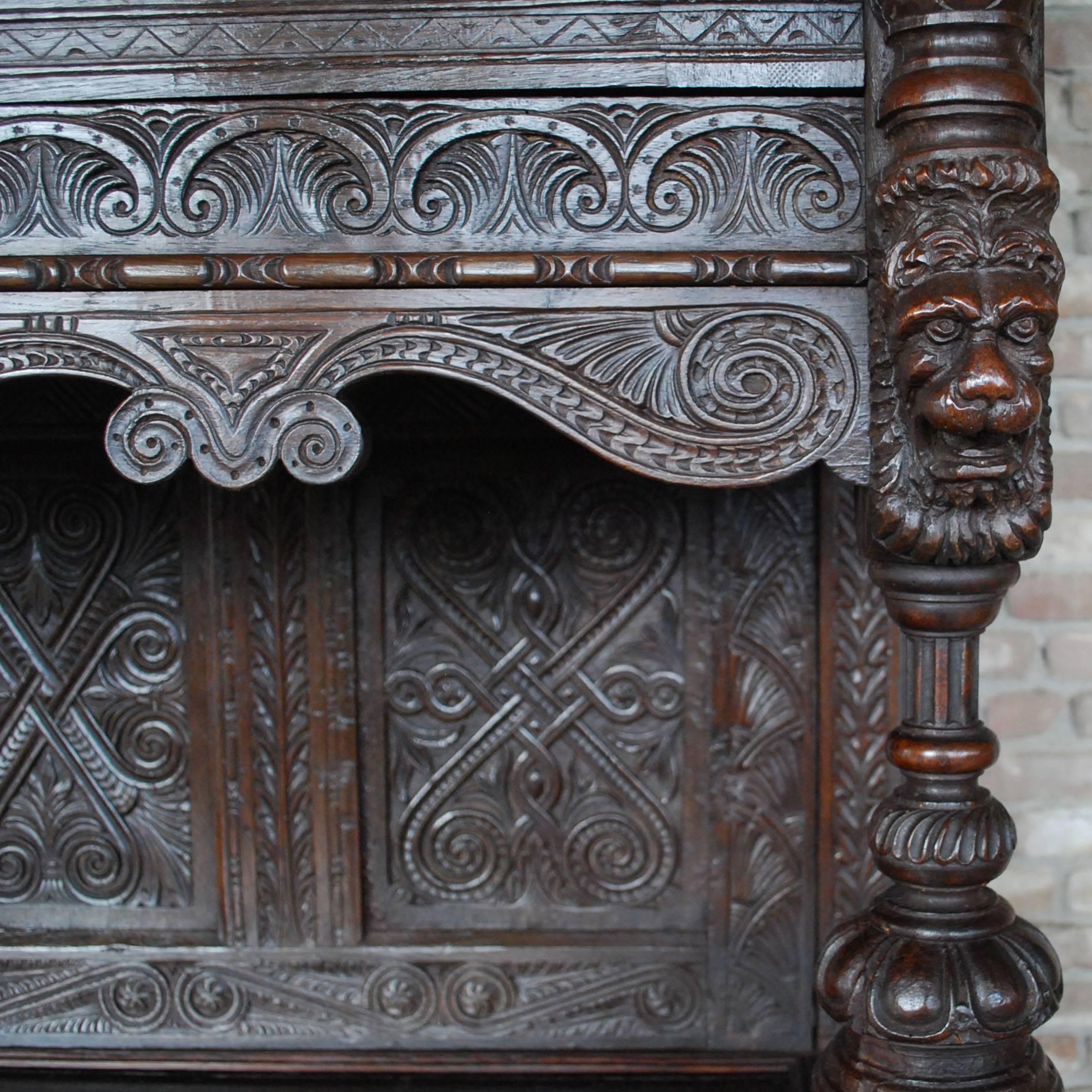 Early 19th Century English carved oakwood tudor cabinet For Sale 5