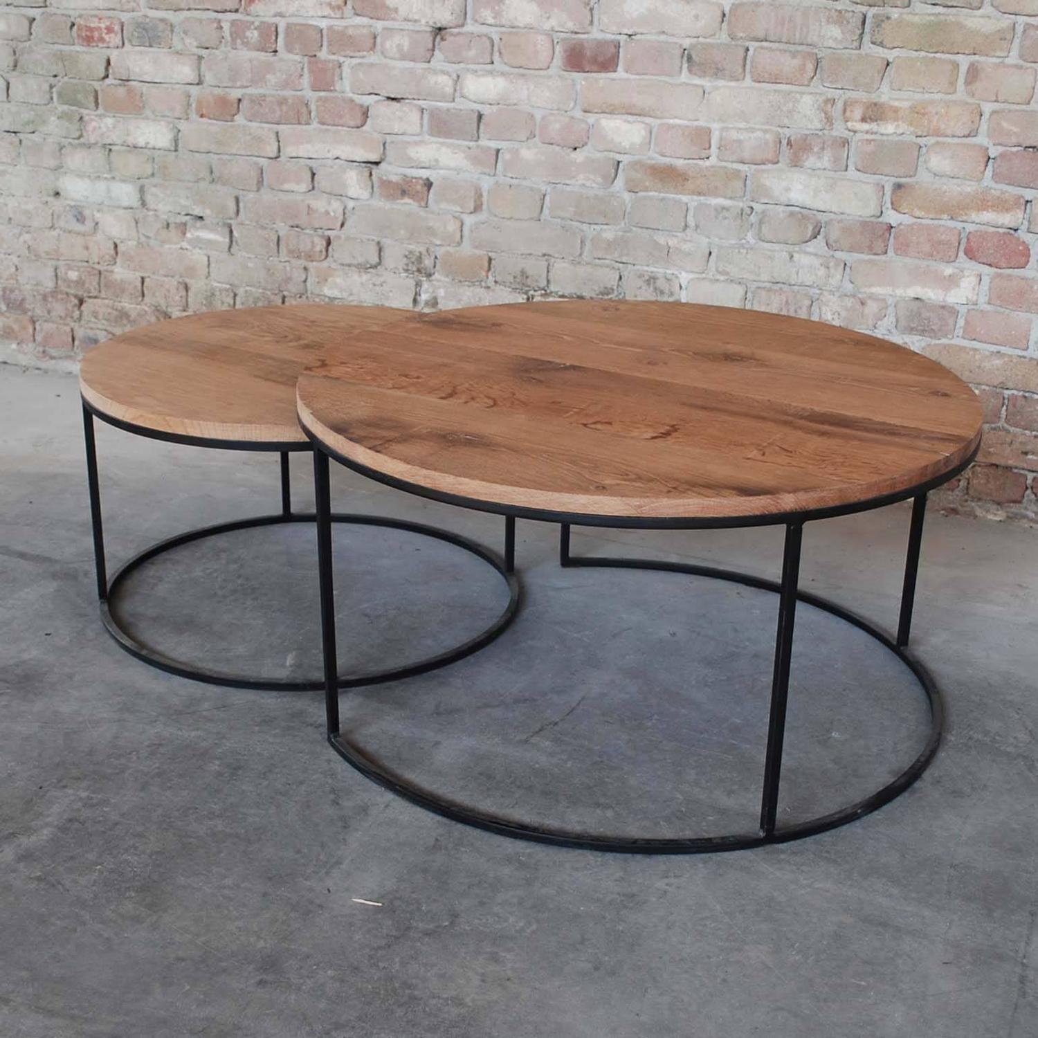 Contemporary Pair of Coffee Tables Round For Sale at 1stdibs