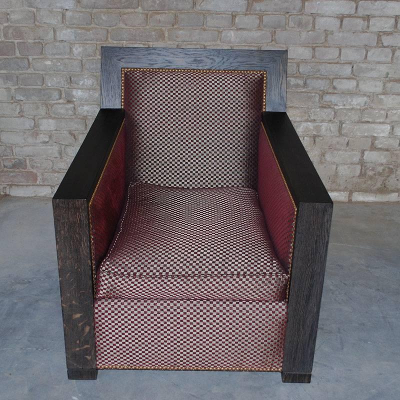 Sedia club originale Casidy small disegnata da John Hutton.
Realizzato in legno di quercia ebanizzato, tappezzeria in perfette condizioni.
Origine: Stati Uniti, New York, circa 1990.
   