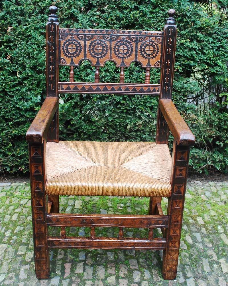Large 18th century Spanish pinewood armchair or fauteuil
originates Spain, dating circa 1780.