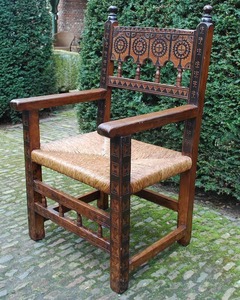 Large 18th Century Spanish Pinewood Armchair or Fauteuil In Good Condition For Sale In Casteren, NL
