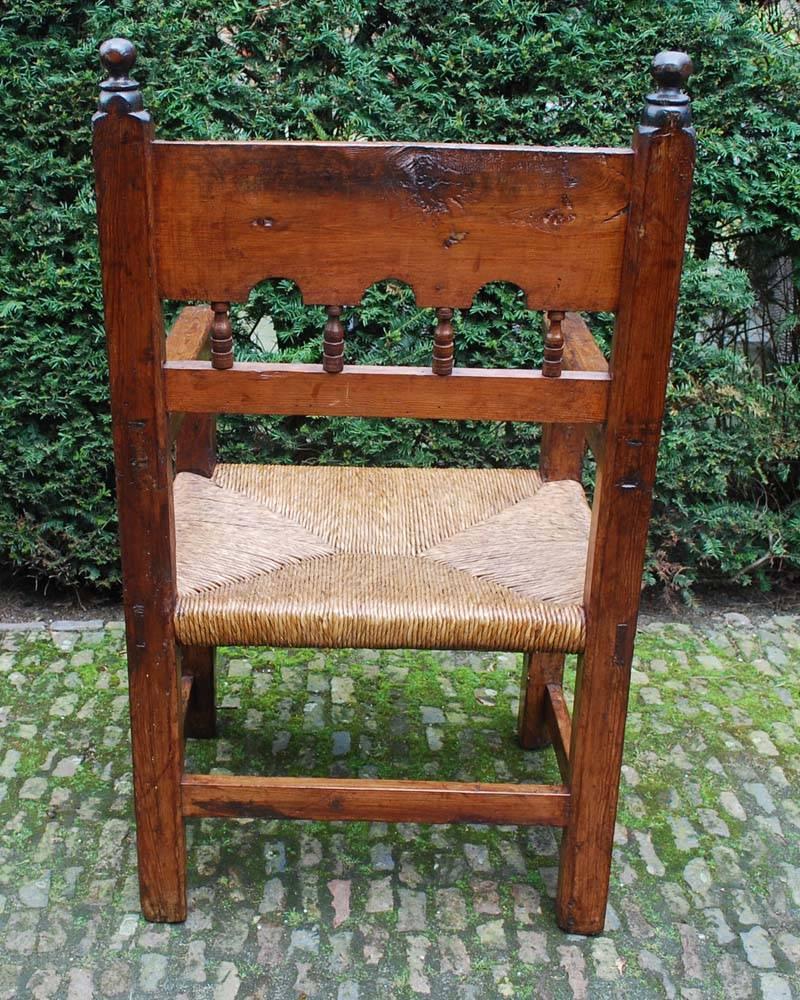 Large 18th Century Spanish Pinewood Armchair or Fauteuil For Sale 1