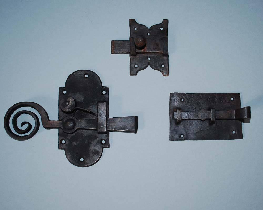 Lot of 19th century wrought iron locks in good working condition.
Originates Germany, dating from 1800-1900.