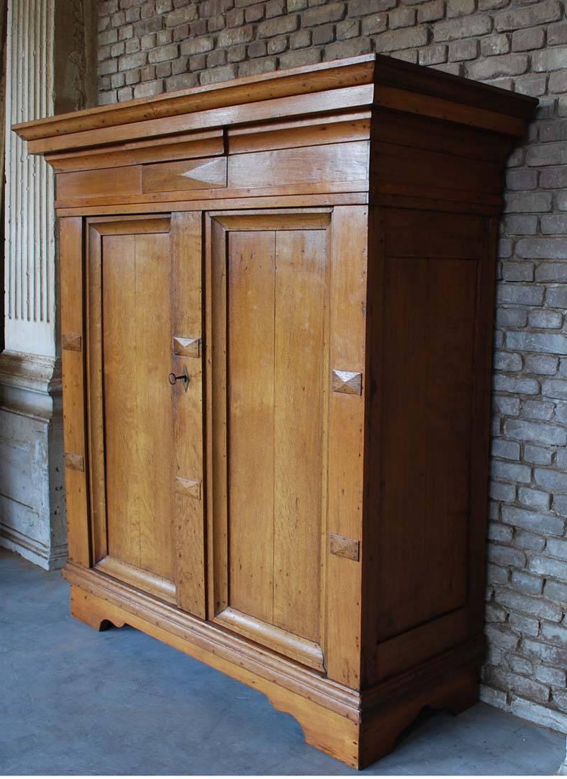 19th century oakwood cabinet.
Originates Holland, dating circa 1820.