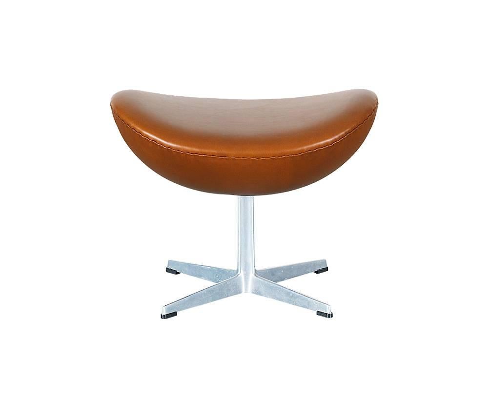 Mid-Century Modern Arne Jacobsen Leather “Egg” Chair with Ottoman for Fritz Hansen