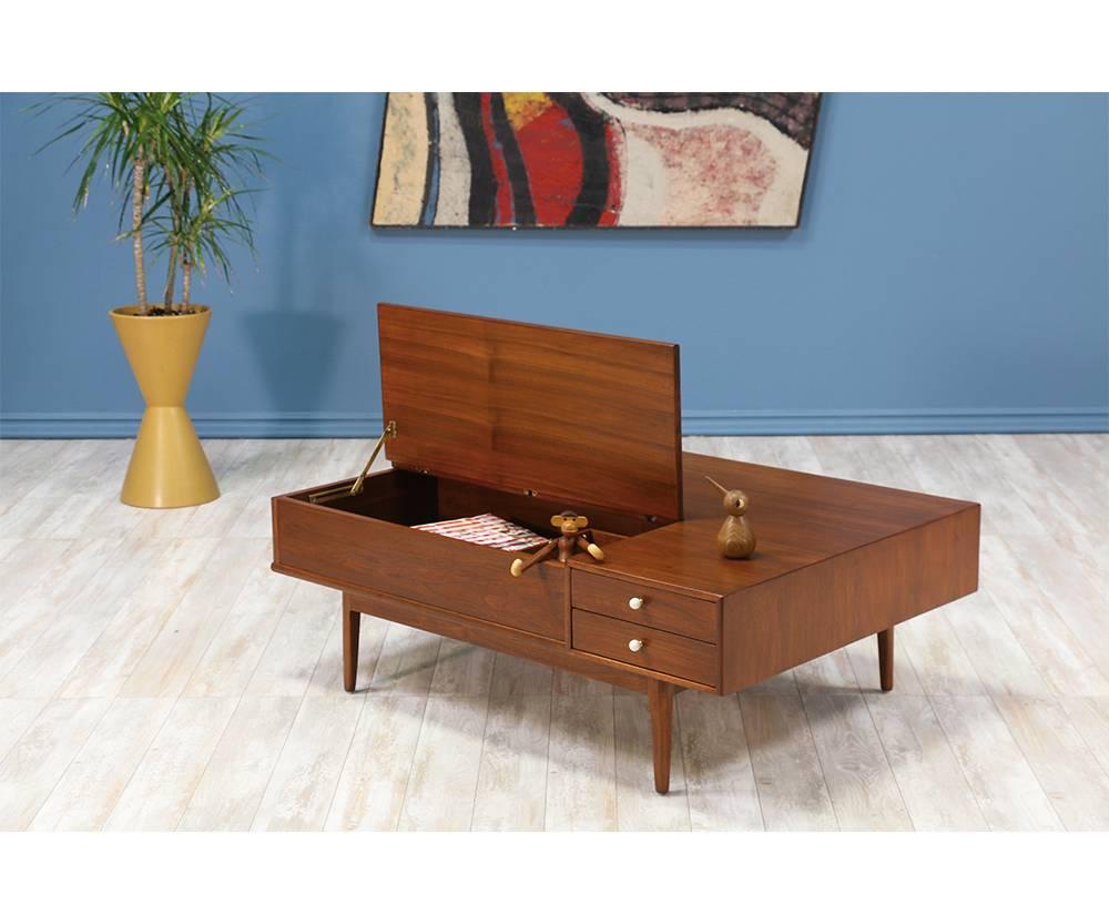 Designer: Stewart MacDougall & Kipp Stewart
Manufacturer: Drexel “Declaration”
Period/Style: Mid-Century Modern
Country: United States
Date: 1950s

Dimensions: 16.25?H x 46?W x 32?D
Materials: Walnut wood, porcelain knob
Condition: