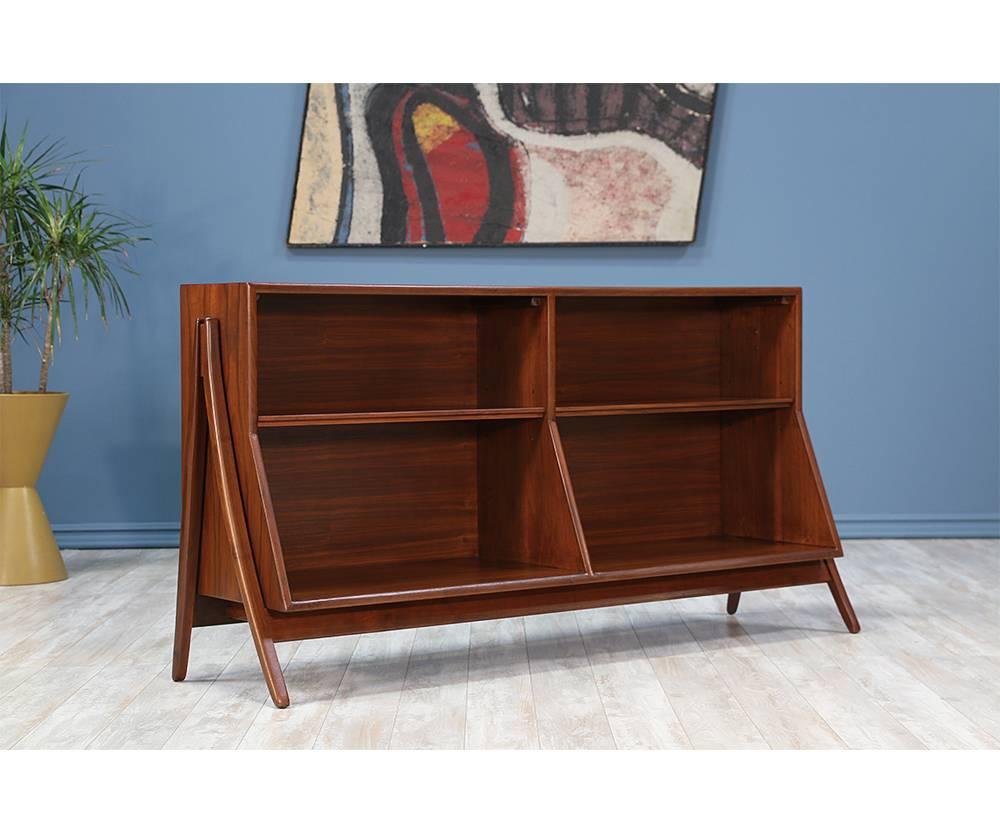 Each

Designer: Stewart MacDougall & Kipp Stewart
Manufacturer: Drexel “Declaration”
Period/Style: Mid-Century Modern
Country: United States
Date: 1950s

Dimensions: 31