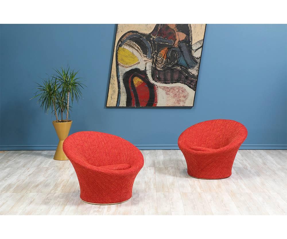 Model no. 560 chairs were designed in 1963. Most popular for their abstract, sculptural forms, these chairs are not only eye-pleasing but also extremely comfortable. The design allows the user freedom of movement due to their ergonomics.