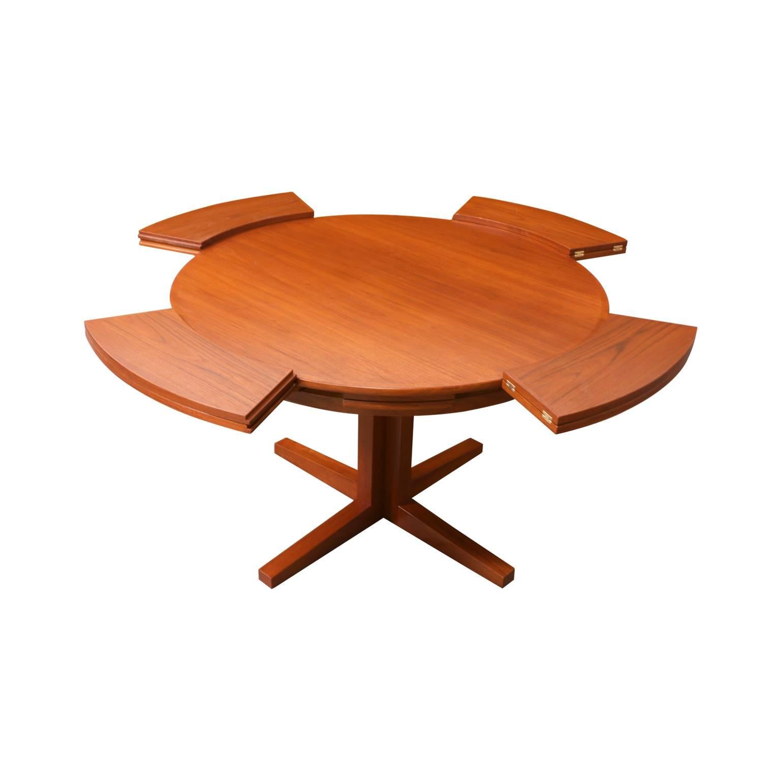 Danish Modern Teak “Flip-Flap” Lotus Dining Table by Dyrlund In Excellent Condition In Los Angeles, CA