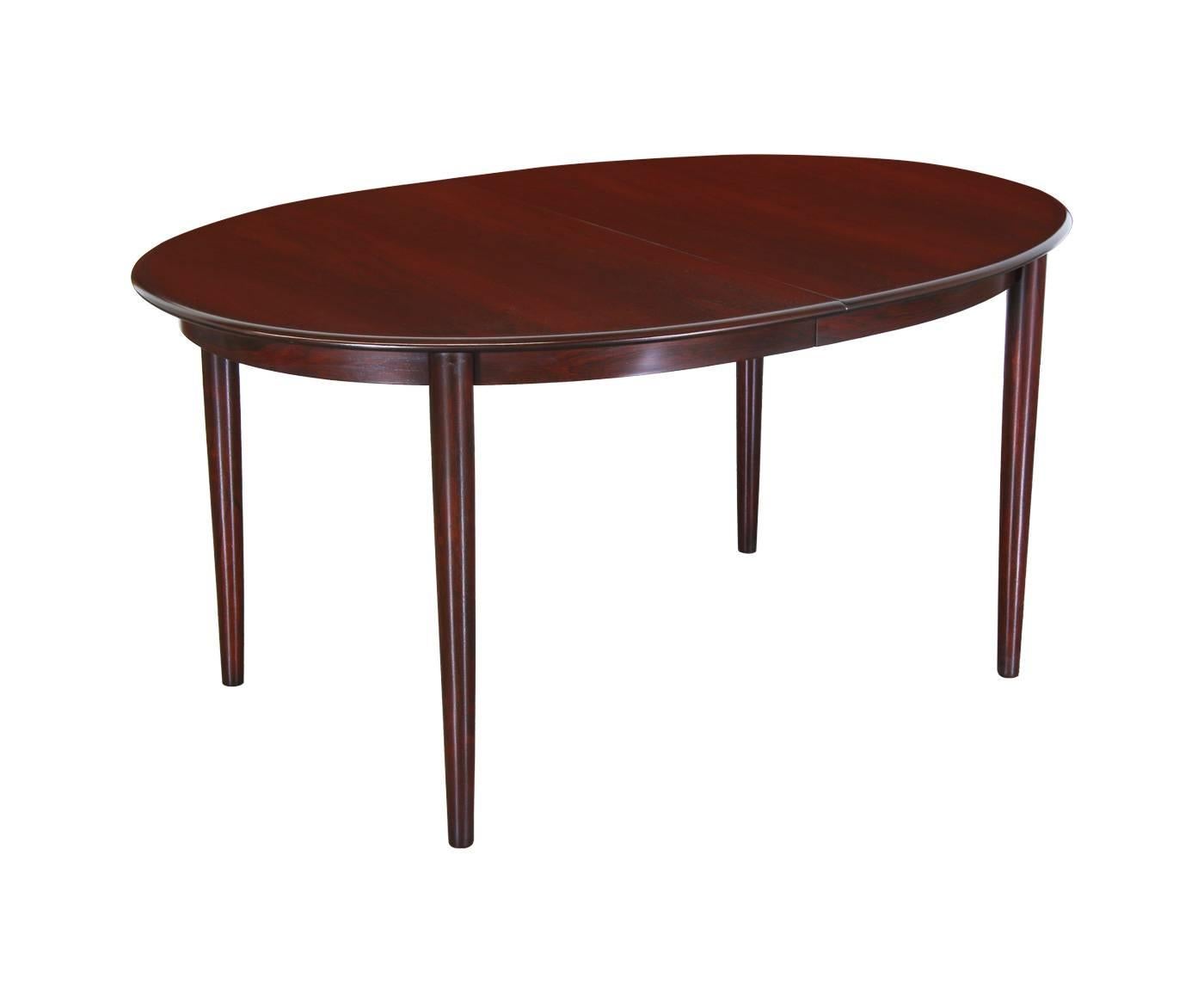 Danish Modern Rosewood Expanding Dining Table In Excellent Condition In Los Angeles, CA