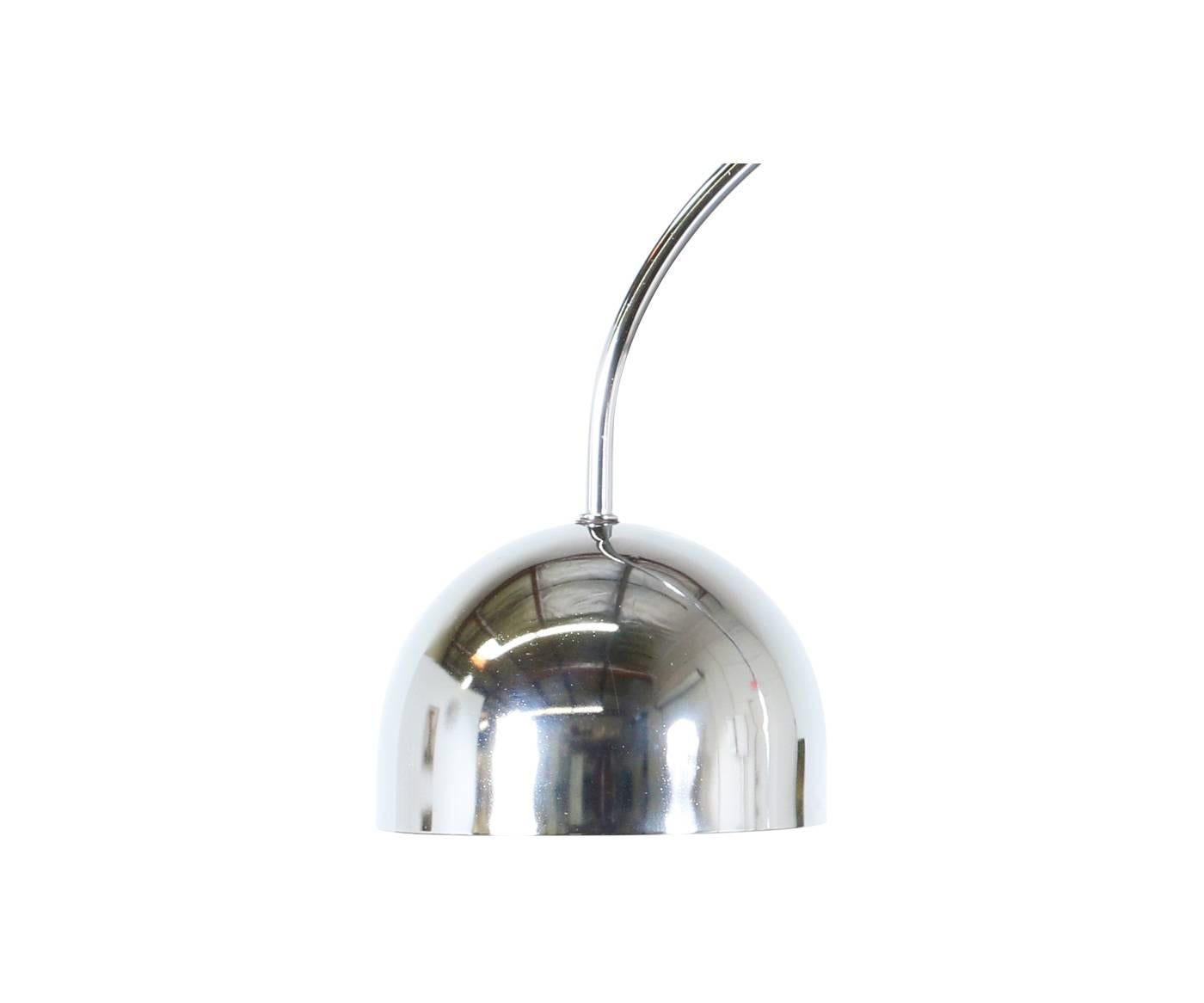Designer: Harvey Guzzini
Manufacturer: Laurel Lighting Inc.
Period/Style: Mid Century Modern
Country: Italy
Date: 1970’s

Dimensions: 24″H x 5″W x 5″W
Materials: Polished Chrome, Travertine Marble
Condition: Shows minor wear consistent with