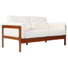 Restaurato con perizia - H. H. Divano con seduta d'amore in teak e tweed di A. Klein per Komfort