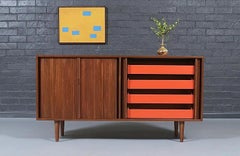 Milo Baughman Credenza mit zwei Türen und lackierten Schubladen für Glenn of CA