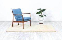 Alfombra de lana color beige de estilo danés moderno, tejida a mano por Rya