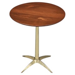 Table d'appoint sur pied de style « Mid-Century Modern » en noyer et laiton, motif « Starburst »