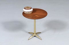 Table d'appoint sur pied de style « Mid-Century Modern » en noyer et laiton, motif « Starburst »