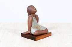 Escultura de cerámica de niña de Noel Osheroff para Robert Maxwell Studio