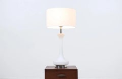 Lampada da tavolo in vetro smerigliato moderna di Laurel