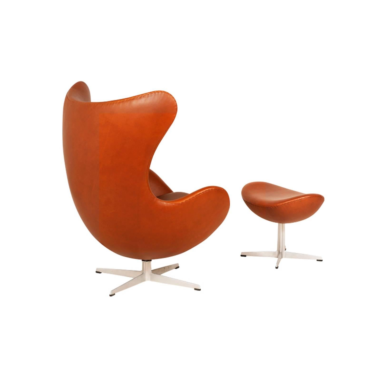 Mid-Century Modern Arne Jacobsen “Egg” Chair with Ottoman for Fritz Hansen