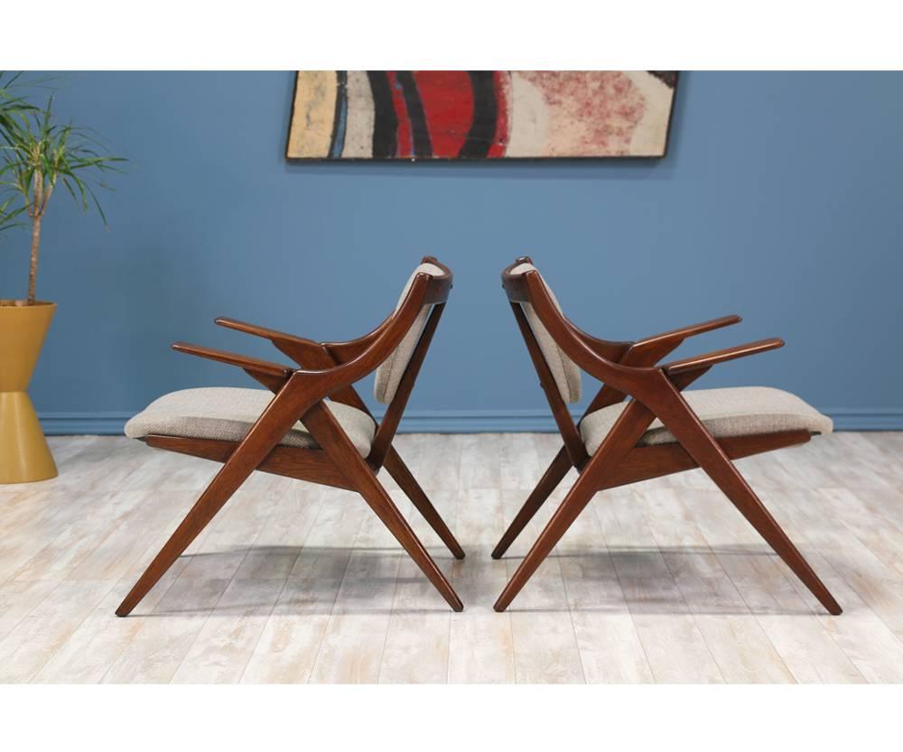 Mid-Century Modern “Scissor” Lounge Chairs In Excellent Condition In Los Angeles, CA