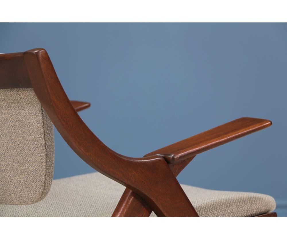 Mid-Century Modern “Scissor” Lounge Chairs 4