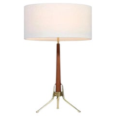 Fachmännisch restauriert – Von Gerald Thurston entworfene Tischlampe mit Dreifuß aus Messing und Walnussholz