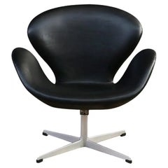 Arne Jacobsen Schwarzer Ledersessel „Swan“ für Fritz Hansen, Vintage