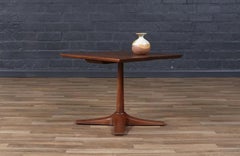 Mid-Century Modern Walnuss Pedestal Beistelltisch w / Star Base