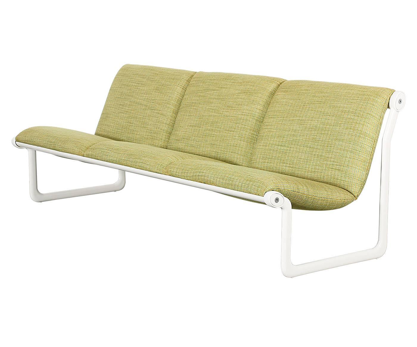 Designer: Hannah Morrison.
Manufacturer: Knoll International.
Period/style: Mid-Century Modern.
Country: United States.
Date: 1970s.

Dimensions: 28″ H x 80″ L x 27″ W.
Seat height 16.25″.
Materials: Lacquered steel and aluminum, cotton